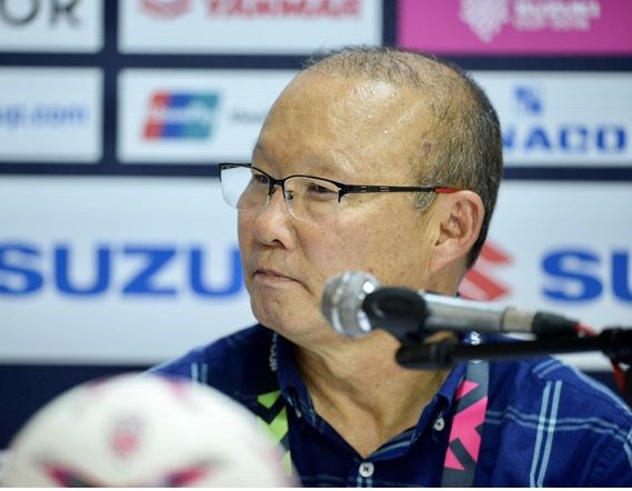 HLV PARK HANG-SEO: ‘TÔI KHÔNG HÀI LÒNG VỀ TRỌNG TÀI”