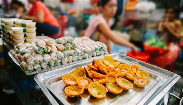 SỰ THAY ĐỔI TRONG NHU CẦU ĐỒ ĂN VẶT CỦA NGƯỜI VIỆT NAM