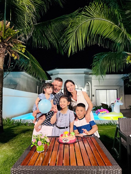 Jennifer Phạm mừng sinh nhật con út