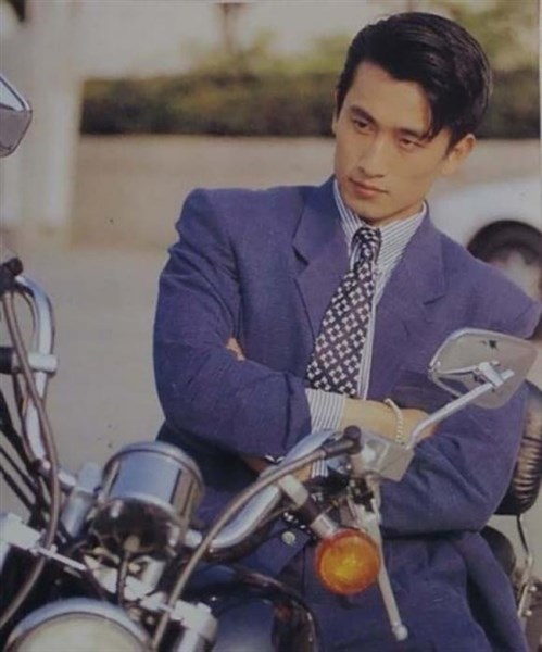 Đặt lên bàn cân 2 sao nam có gia thế khủng của showbiz Hàn: