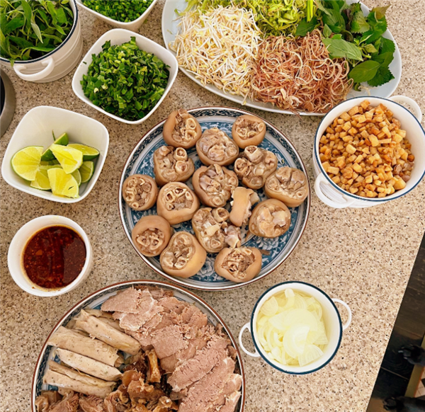 Muốn húp cạn nồi bún bò Hà Tăng nấu đãi bạn