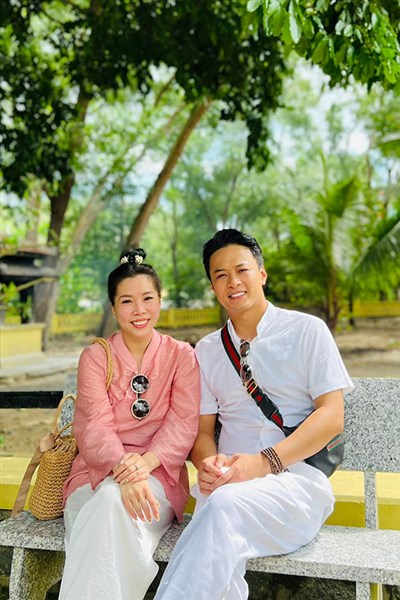 Hồng Đăng bày tỏ tình cảm với vợ