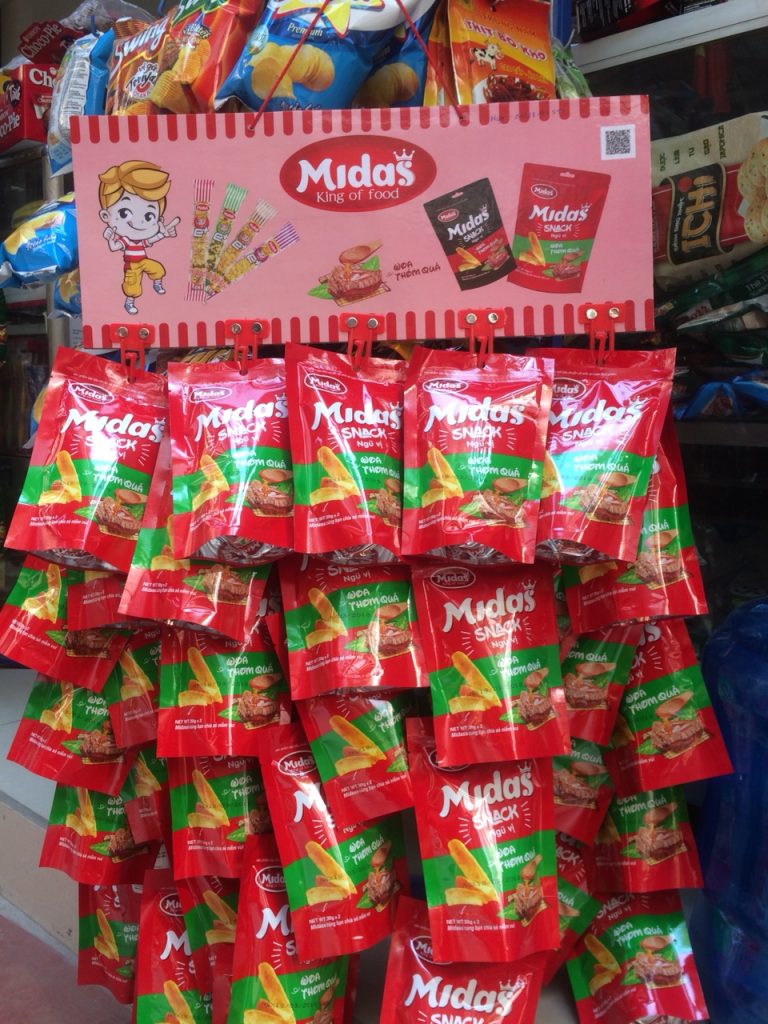 bim bim snack khoai tay thuc pham giau dinh duong